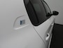 Peugeot e-208 EV GT 51 kWh 96% SOH | Warmtepomp | Cruise Control | Camera | Navigatie | Apple Caprlay/Android Auto | Parkeersensoren Voor en Achter | Keyless