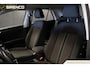 Volkswagen T-Roc 1.5 TSI Style | stoel- en stuur verwarming | trekhaak | climate & adaptieve cruise control |
