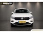 Volkswagen T-Roc 1.5 TSI Style | stoel- en stuur verwarming | trekhaak | climate & adaptieve cruise control |