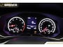 Volkswagen T-Roc 1.5 TSI Style | stoel- en stuur verwarming | trekhaak | climate & adaptieve cruise control |