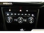 Volkswagen T-Roc 1.5 TSI Style | stoel- en stuur verwarming | trekhaak | climate & adaptieve cruise control |