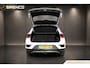 Volkswagen T-Roc 1.5 TSI Style | stoel- en stuur verwarming | trekhaak | climate & adaptieve cruise control |