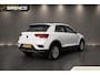 Volkswagen T-Roc 1.5 TSI Style | stoel- en stuur verwarming | trekhaak | climate & adaptieve cruise control |