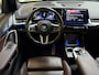 BMW X1 XDrive25e |M-Sport|PANO|HuD|H&K|MASSAGE|360 CAMERA|KEYLESS|21 INCH|PLUG IN HYBRIDE|SFEERVERLICHTING|DEALER ONDERHOUDEN|VOL!
