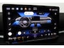 Volkswagen T-Roc 1.5 eTSI R-Line | ACC | Trekhaak | BLIS | Camera | Keyless Advanced | Stoel+Stuurverwarming | Getint glas
