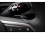 Volkswagen T-Roc 1.5 eTSI R-Line | ACC | Trekhaak | BLIS | Camera | Keyless Advanced | Stoel+Stuurverwarming | Getint glas