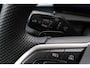 Volkswagen T-Roc 1.5 eTSI R-Line | ACC | Trekhaak | BLIS | Camera | Keyless Advanced | Stoel+Stuurverwarming | Getint glas