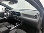 Mercedes-Benz GLA 200 AMG line | Trekhaak | Alarm scm 3 | Dodehoek assistent | Stoelverwarming | Achteruitrijcamera | Spiegel pakket Inclusief 24 maanden Mercedes-Benz Certified garantie voor Europa.
