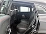 Mercedes-Benz GLA 200 AMG line | Trekhaak | Alarm scm 3 | Dodehoek assistent | Stoelverwarming | Achteruitrijcamera | Spiegel pakket Inclusief 24 maanden Mercedes-Benz Certified garantie voor Europa.