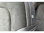 Volvo XC40 B4 Plus Dark | Trekhaak, inklapbaar | Panoramisch schuif-/ kanteldak | Stoel-/ stuurwielverwarming | Premium audio by Harman Kardon | Elektrisch verstelbare voorstoelen met geheugenfunctie | Apple carplay/Android auto | Pilot assist | 18 inch. lichtmetalen velgen | Extra getint glas | Verwarmde voorruit