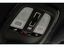 Volvo XC40 B4 Plus Dark | Trekhaak, inklapbaar | Panoramisch schuif-/ kanteldak | Stoel-/ stuurwielverwarming | Premium audio by Harman Kardon | Elektrisch verstelbare voorstoelen met geheugenfunctie | Apple carplay/Android auto | Pilot assist | 18 inch. lichtmetalen velgen | Extra getint glas | Verwarmde voorruit