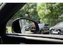 Volvo XC40 B4 Plus Dark | Trekhaak, inklapbaar | Panoramisch schuif-/ kanteldak | Stoel-/ stuurwielverwarming | Premium audio by Harman Kardon | Elektrisch verstelbare voorstoelen met geheugenfunctie | Apple carplay/Android auto | Pilot assist | 18 inch. lichtmetalen velgen | Extra getint glas | Verwarmde voorruit