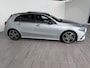 Mercedes-Benz A-klasse 180 Business Solution AMG | Panoramadak | Widescreen | Sfeerverlichting | Parkeercamera | Stoelverwarming |
