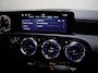 Mercedes-Benz A-klasse 250e Business Solution AMG | Panoramadak | Premium Plus | 19” AMG-velgen | HUD | Dodehoekassistent | Elek. Stoelen met Geheugen | Keyless Entry/Go |