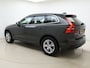 Volvo XC60 T5 251pk Automaat Momentum Pro / Stoelverwarming / Trekhaak / Leder / Zittingverlenger / AppleCarplay / PDC + Camera / lane Keeping Aid / Elektr. Achterklep / 18'' /