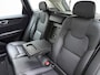 Volvo XC60 T5 251pk Automaat Momentum Pro / Stoelverwarming / Trekhaak / Leder / Zittingverlenger / AppleCarplay / PDC + Camera / lane Keeping Aid / Elektr. Achterklep / 18'' /