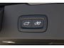 Volvo V60 T8 Plug-in hybrid AWD Plus Dark | Trekhaak | Panoramadak | Verwarmbare voorstoelen, achterbank en stuurwiel | Head-up display | 360 graden camera | Premium audio by Harman Kardon | Apple carplay/Android auto | Keyless |