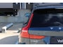 Volvo V60 T8 Plug-in hybrid AWD Plus Dark | Trekhaak | Panoramadak | Verwarmbare voorstoelen, achterbank en stuurwiel | Head-up display | 360 graden camera | Premium audio by Harman Kardon | Apple carplay/Android auto | Keyless |