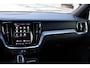 Volvo V60 T8 Plug-in hybrid AWD Plus Dark | Trekhaak | Panoramadak | Verwarmbare voorstoelen, achterbank en stuurwiel | Head-up display | 360 graden camera | Premium audio by Harman Kardon | Apple carplay/Android auto | Keyless |