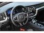 Volvo V60 T8 Plug-in hybrid AWD Plus Dark | Trekhaak | Panoramadak | Verwarmbare voorstoelen, achterbank en stuurwiel | Head-up display | 360 graden camera | Premium audio by Harman Kardon | Apple carplay/Android auto | Keyless |