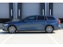 Volvo V60 T8 Plug-in hybrid AWD Plus Dark | Trekhaak | Panoramadak | Verwarmbare voorstoelen, achterbank en stuurwiel | Head-up display | 360 graden camera | Premium audio by Harman Kardon | Apple carplay/Android auto | Keyless |