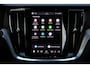 Volvo V60 T8 Plug-in hybrid AWD Plus Dark | Trekhaak | Panoramadak | Verwarmbare voorstoelen, achterbank en stuurwiel | Head-up display | 360 graden camera | Premium audio by Harman Kardon | Apple carplay/Android auto | Keyless |