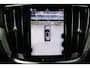 Volvo V60 2.0 T8 Plug-in Hybrid AWD Plus Dark | PHEV Long Range | Trekhaak | Sportstoelen | Panoramadak | Harman Kardon Audio | Head-up Display | 360 Graden Camera | Stoelverwarming voor en achter | Keyless Entry | Elektrische Achterklep | Elektrisch Verstelbare Voorstoelen | Cruise Control Adaptief | BLIS | Google Navigatie | Apple Carplay | Android Auto