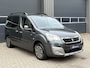 Peugeot Partner Tepee 1.2 PureTech Style | Navi | Carplay | PDC | Trekhaak | Cruise Control | Airco | Interesse? Bel of App naar: 06 30 51 05 90
