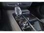 Volvo V60 T6 Recharge AWD Plus Dark - Panorama/schuifdak - IntelliSafe Assist & Surround - 360º Camera - Harman/Kardon audio - Verwarmde voorstoelen, stuur & achterbank - Parkeersensoren voor & achter - Elektr. bedienb. voorstoelen met geheugen - Head up display - Extra getint glas - 19' LMV