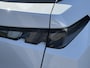 Peugeot E-3008 GT 73 kWh | NIEUW | 16% bijtelling tot € 30.000 | WLTP tot 526km | 160kW snelladen | Schuif-/kanteldak | Stoel- & stuurverwarming | Elektr. achterklep | Adaptieve Cruise Control | Navi