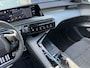 Peugeot E-3008 GT 73 kWh | NIEUW | 16% bijtelling tot € 30.000 | WLTP tot 526km | 160kW snelladen | Schuif-/kanteldak | Stoel- & stuurverwarming | Elektr. achterklep | Adaptieve Cruise Control | Navi
