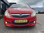 Opel Corsa 1.4-16V Cosmo AUT Rijklaar incl. beurt en 6m garantie | Super lage km stand met 100% automaat én OPC sport pakket | LMV | Mistlampen | Cruise | PDC | Airco