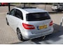 Mercedes-Benz B-klasse 180 Nederlandse auto/Panoramadak/Stoelverwarming/Harman Kardon/Trekhaak/Elektrische stoel met geheugen/Parkeersensoren/Navigatie