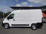 Citroën Jumper 2.2 BlueHDi 140 S&S L2H2 3.5t | Betimmering | Climate control | Achteruitrijcamera | Digitale binnenspiegel | Navigatie | 3 persoons