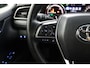 Toyota Camry 2.5 Hybrid Premium | Lederen Bekleding | JBL | Separaat bediening Achterbank | Trekhaak | Parkeersensoren en Camera |