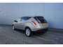 Lancia Delta 1.4-16V Oro Climate / Navi / Cruise / Parkeers. / Elektr. ramen / Trekhaak / Lm velgen / NAP