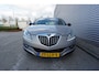 Lancia Delta 1.4-16V Oro Climate / Navi / Cruise / Parkeers. / Elektr. ramen / Trekhaak / Lm velgen / NAP