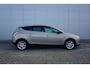 Lancia Delta 1.4-16V Oro Climate / Navi / Cruise / Parkeers. / Elektr. ramen / Trekhaak / Lm velgen / NAP