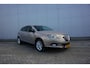 Lancia Delta 1.4-16V Oro Climate / Navi / Cruise / Parkeers. / Elektr. ramen / Trekhaak / Lm velgen / NAP