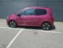 Renault Twingo 1.2 16V Dynamique nieuwe model Apk 17-05-2027 zeer goed onderhouden zeer complete auto nu vaste meeneem prijs