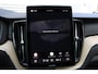 Volvo XC60 T6 Plug-in hybrid AWD Ultra Dark | Trekhaak | Luchtvering | Panoramadak | Verwarmbare voorstoelen, achterbank en stuurwiel | Head-up display | 360 graden camera | Premium audio by Harman Kardon | Apple carplay/Android auto | Keyless |