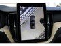 Volvo XC60 T6 Plug-in hybrid AWD Ultra Dark | Trekhaak | Luchtvering | Panoramadak | Verwarmbare voorstoelen, achterbank en stuurwiel | Head-up display | 360 graden camera | Premium audio by Harman Kardon | Apple carplay/Android auto | Keyless |