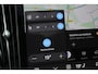 Volvo XC60 T6 Plug-in hybrid AWD Ultra Dark | Trekhaak | Luchtvering | Panoramadak | Verwarmbare voorstoelen, achterbank en stuurwiel | Head-up display | 360 graden camera | Premium audio by Harman Kardon | Apple carplay/Android auto | Keyless |
