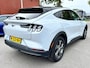 Ford Mustang Mach-E BWJ 2021 RWD 270 PK 75 kWh LEDER | FULL LED | PANODAK | ADAPTIVE CRUISE | ELEKTR. STOELEN | ELEKTR. ACHTERKLEP | DODOE HOEK | STOEL + STUUR VERW. | CARPLAY + ANDROID | NAVI | CLIMA | LMV | PDC