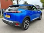 Peugeot e-2008 BWJ 2021 EV Allure 136 PK Pack 50 kWh FULL LED | HALF LEDER | ADAPTIVE CRUISE | CAMERA | KEYLESS | NAVI | CLIMA | CARPLAY + ANDROID | LMV | PDC