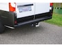 Peugeot Boxer 2.2 BlueHDi 140 L3H2 3.5t in Nieuwstaat |Betimmerd |BPM vrij |Trekhaak |Camera |Cruise |Navi |DEMO |EURO6D |3500 KG |Parkeersensoren |Carplay |Android auto