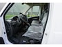 Peugeot Boxer 2.2 BlueHDi 140 L3H2 3.5t in Nieuwstaat |Betimmerd |BPM vrij |Trekhaak |Camera |Cruise |Navi |DEMO |EURO6D |3500 KG |Parkeersensoren |Carplay |Android auto