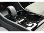Volvo XC40 2.0 B4 Plus Dark | Stoel-/ stuurwielverwarming | Trekhaak, inklapbaar | Achteruitrijcamera | Adaptieve cruise control | BLIS | Elektrisch verstelbare voorstoelen met geheugenfunctie | 19 inch. lichtmetalen velgen | All-season banden | Harman Kardon | Apple carplay/ Android auto