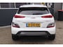 Hyundai Kona Electric EV Premium Sky 64 kWh, Schuifdak, Stoelverwarming/Verkoeling, Stuurverwarmd, Carplay, Camera, Navi, SOH 98,3%