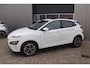Hyundai Kona Electric EV Premium Sky 64 kWh, Schuifdak, Stoelverwarming/Verkoeling, Stuurverwarmd, Carplay, Camera, Navi, SOH 98,3%